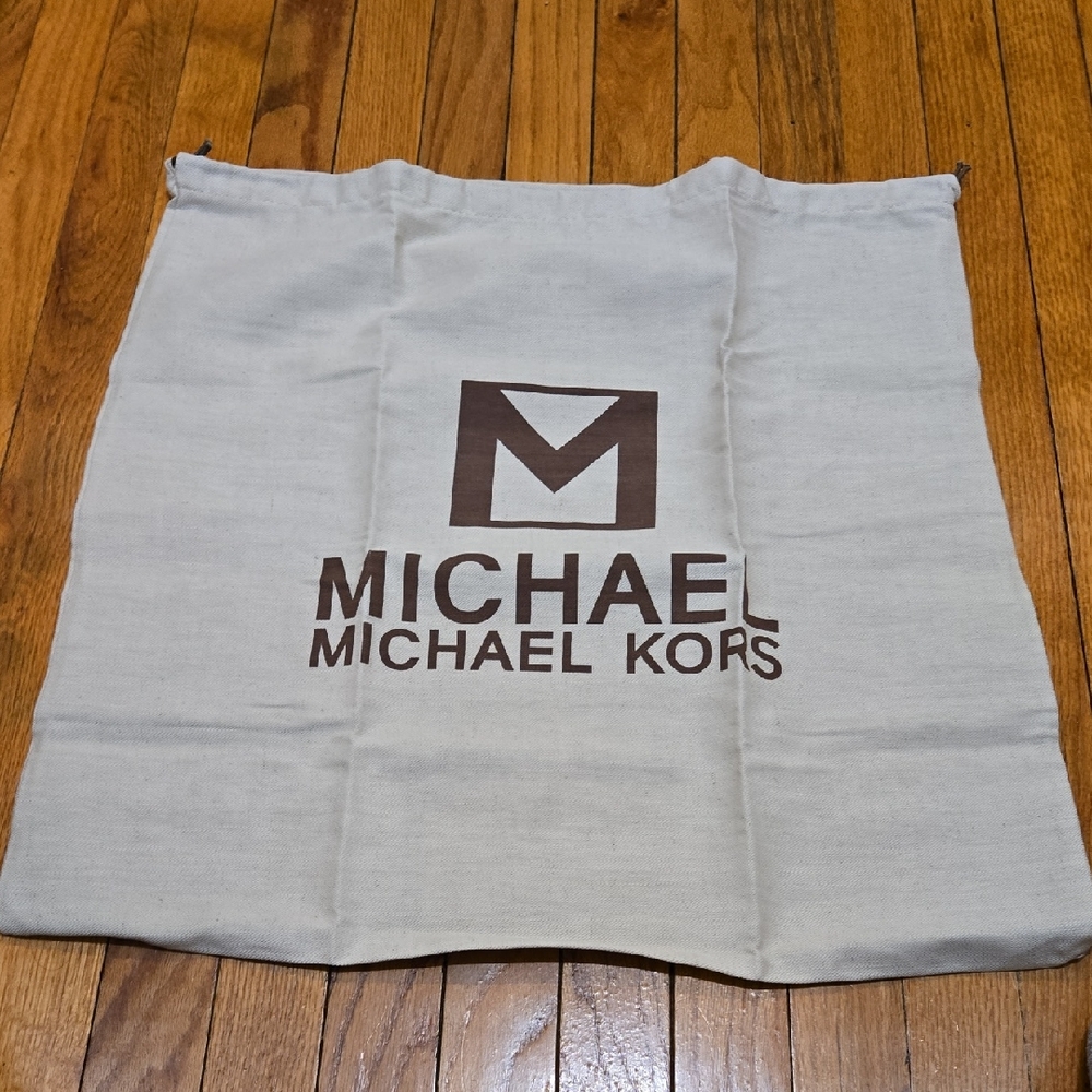 MICHAEL KORS ▪︎ Cream Dust Bag with Brown Logo